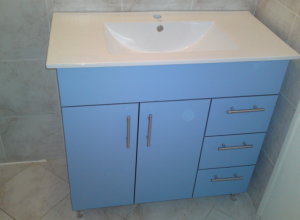 Benefits of bathroom shelving